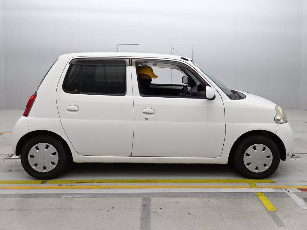 DAIHATSU ESSE