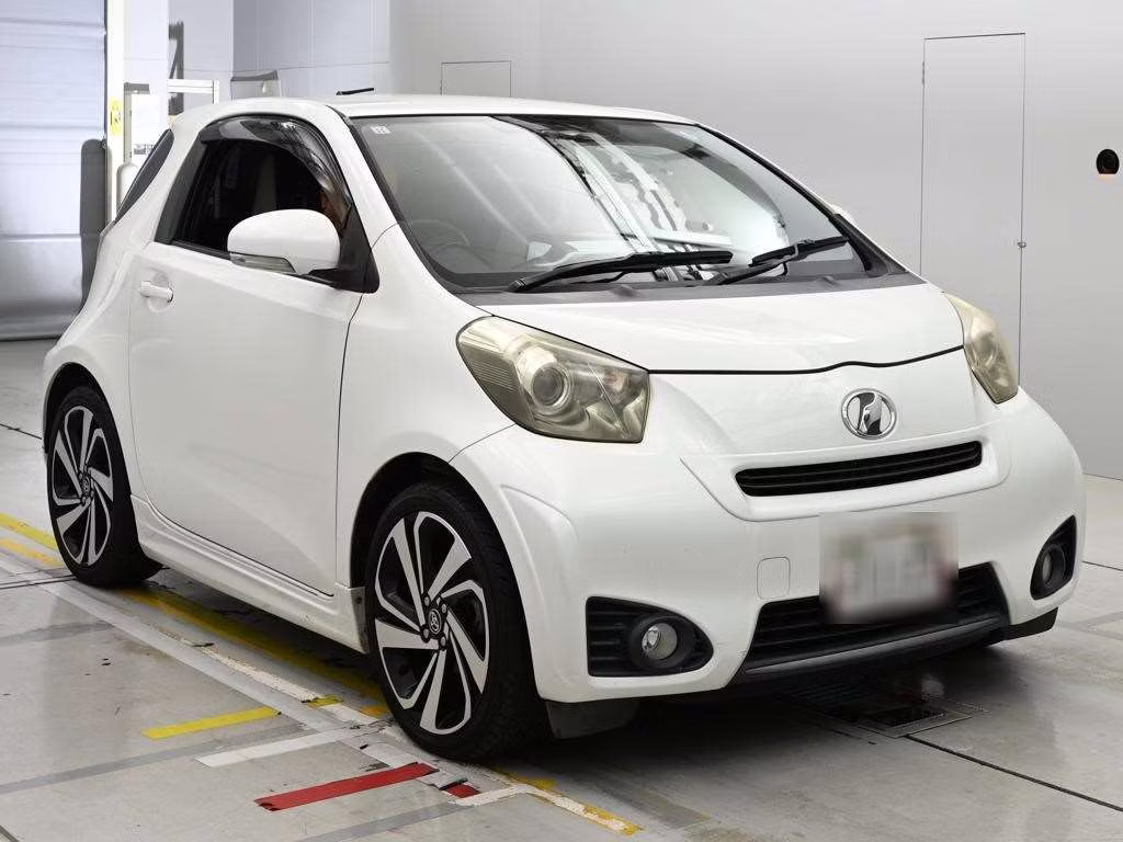 TOYOTA IQ