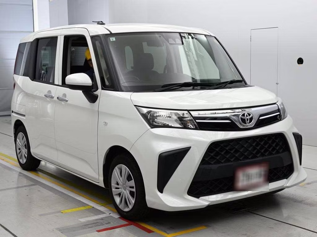 TOYOTA ROOMY