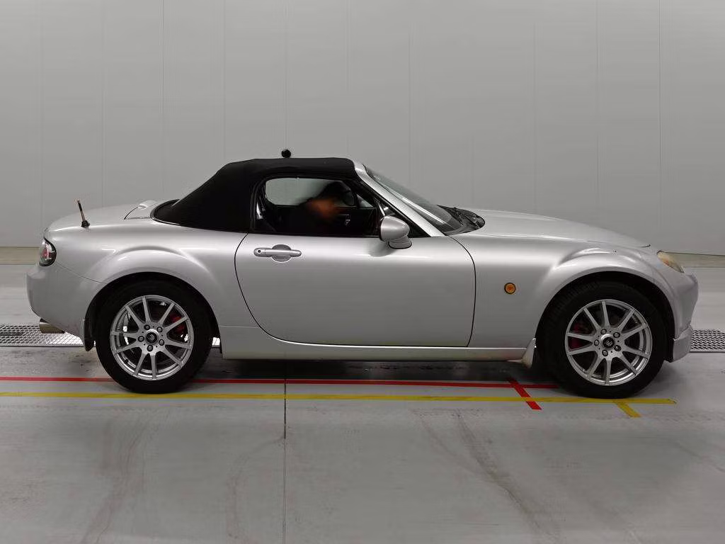MAZDA ROADSTER