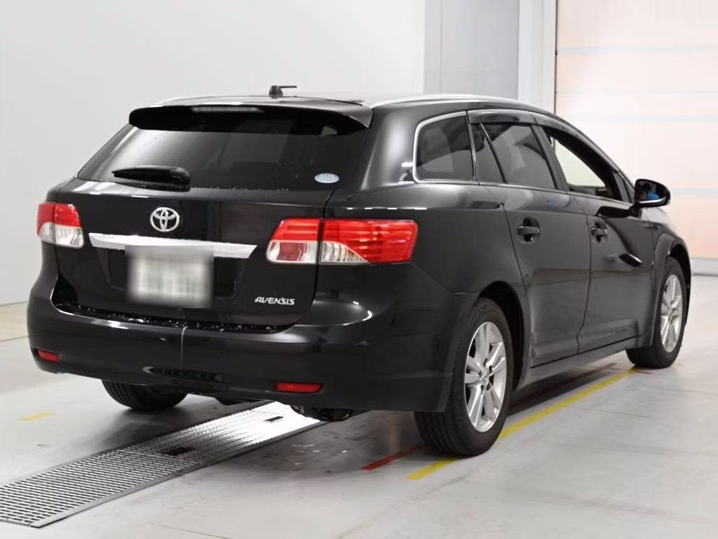 TOYOTA AVENSIS