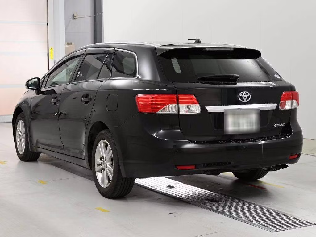 TOYOTA AVENSIS