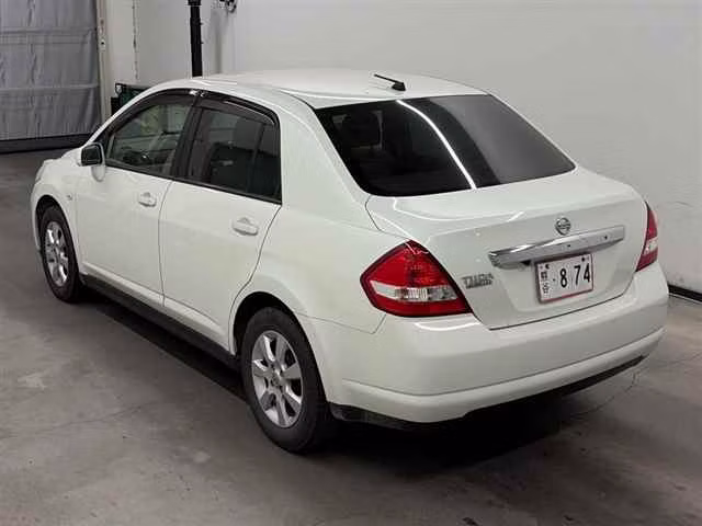 NISSAN TIIDA LATIO