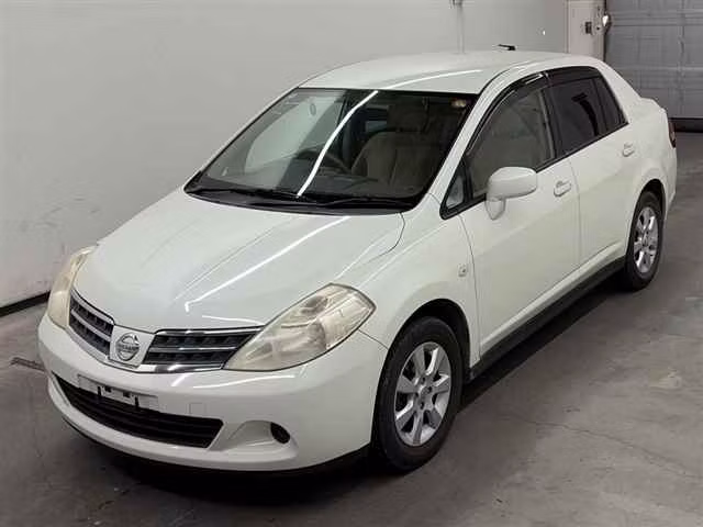 NISSAN TIIDA LATIO