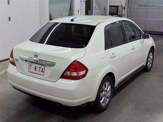 NISSAN TIIDA LATIO