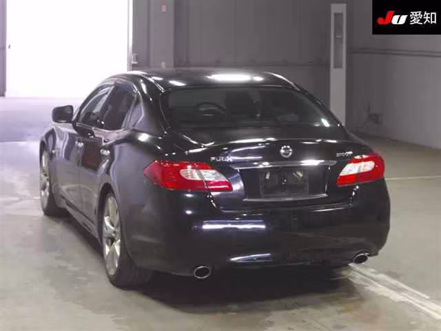 NISSAN FUGA
