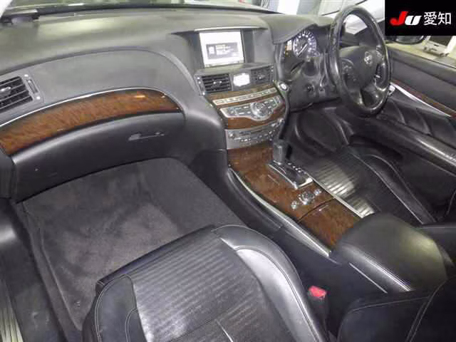 NISSAN FUGA