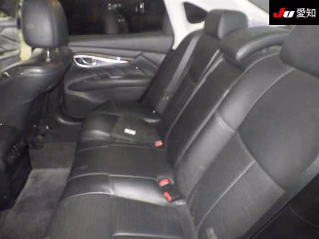 NISSAN FUGA