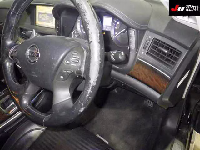 NISSAN FUGA