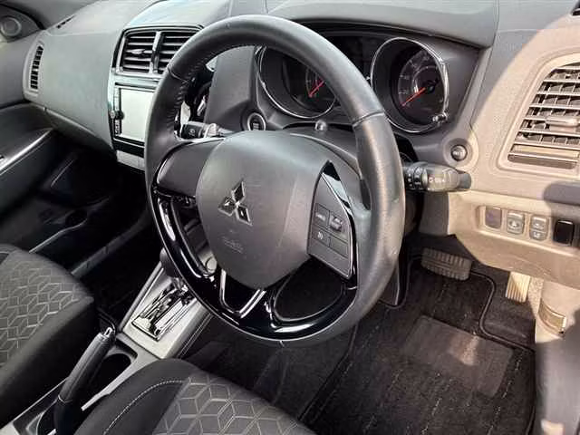 MITSUBISHI RVR