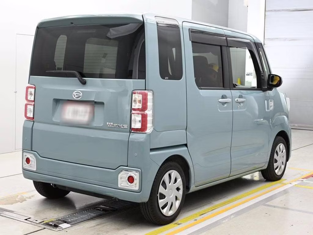 DAIHATSU WAKE