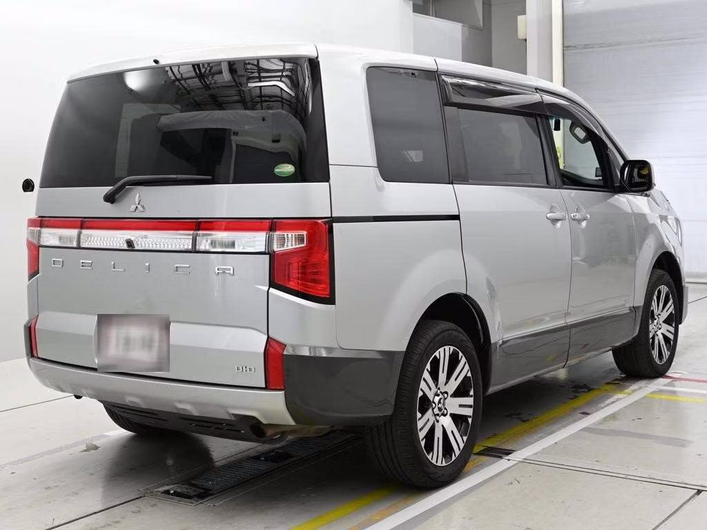 MITSUBISHI DELICA D:5