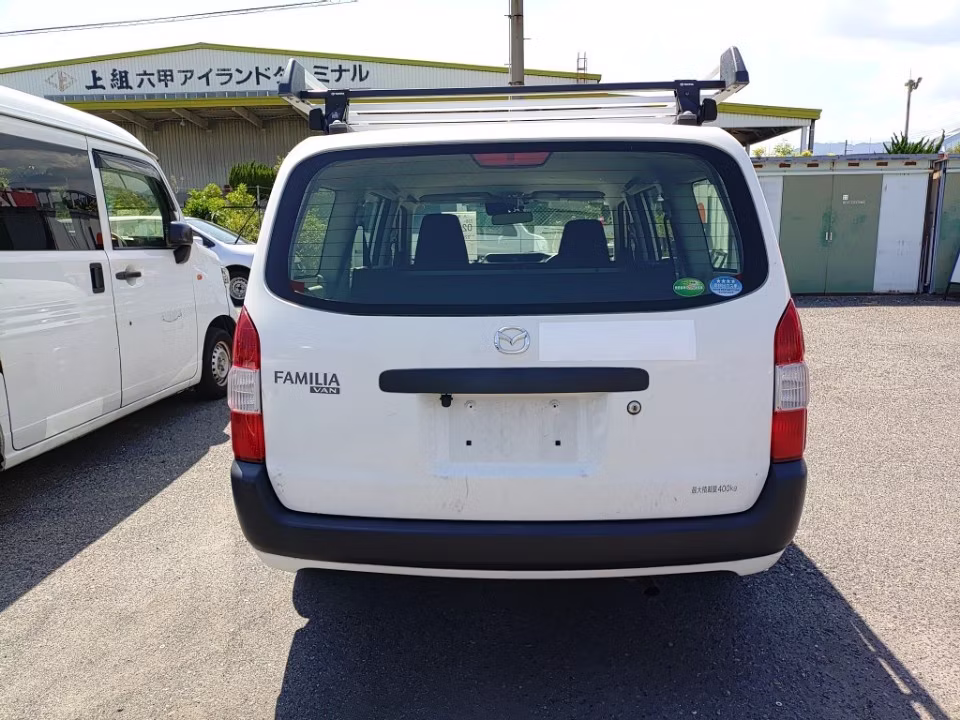 MAZDA FAMILIA