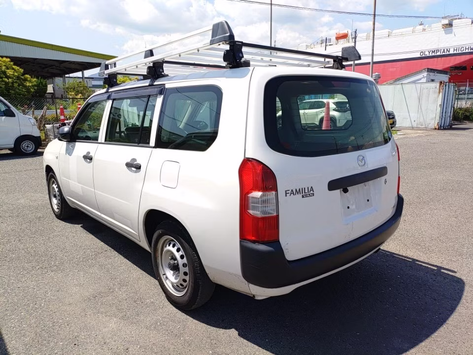 MAZDA FAMILIA
