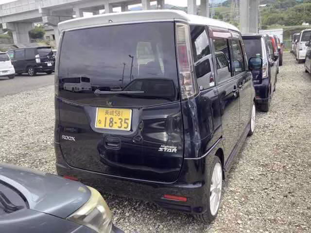 NISSAN ROOX