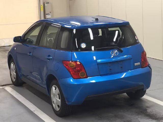 TOYOTA IST