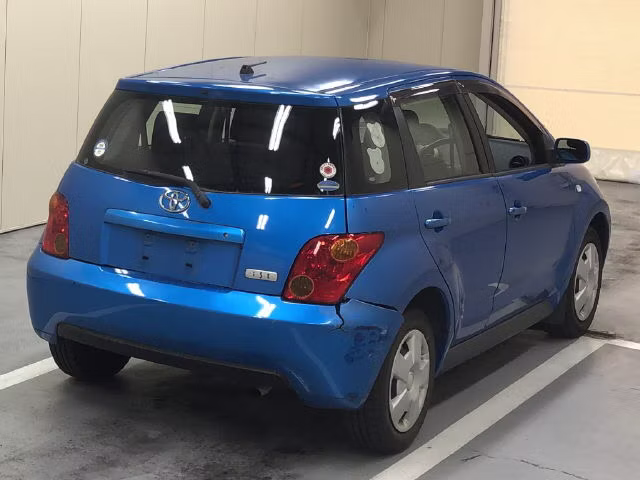 TOYOTA IST