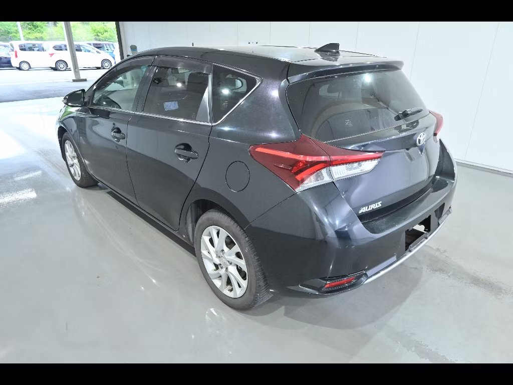TOYOTA AURIS