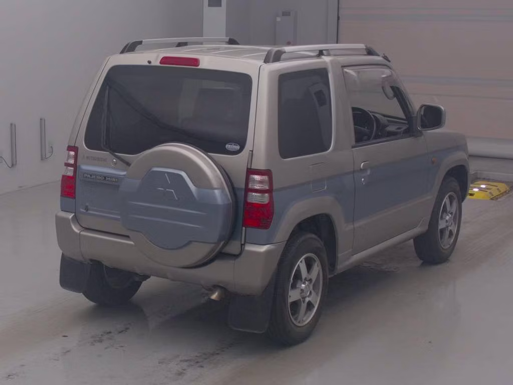 MITSUBISHI PAJERO MINI