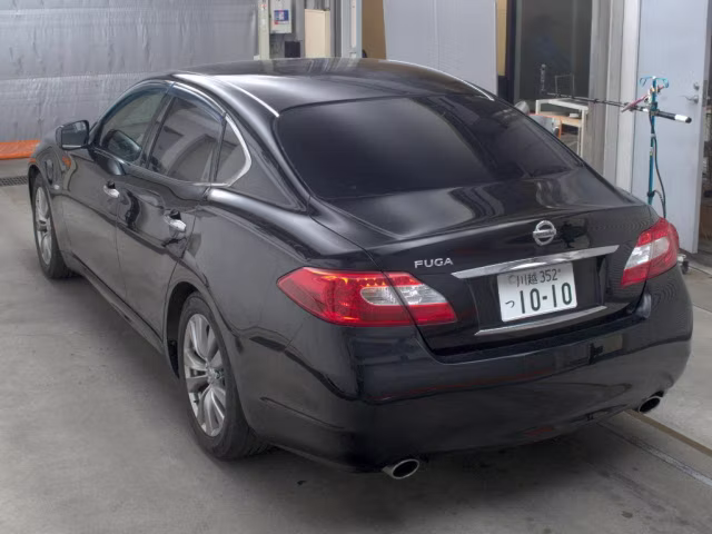 NISSAN FUGA
