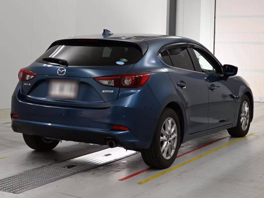 MAZDA AXELA