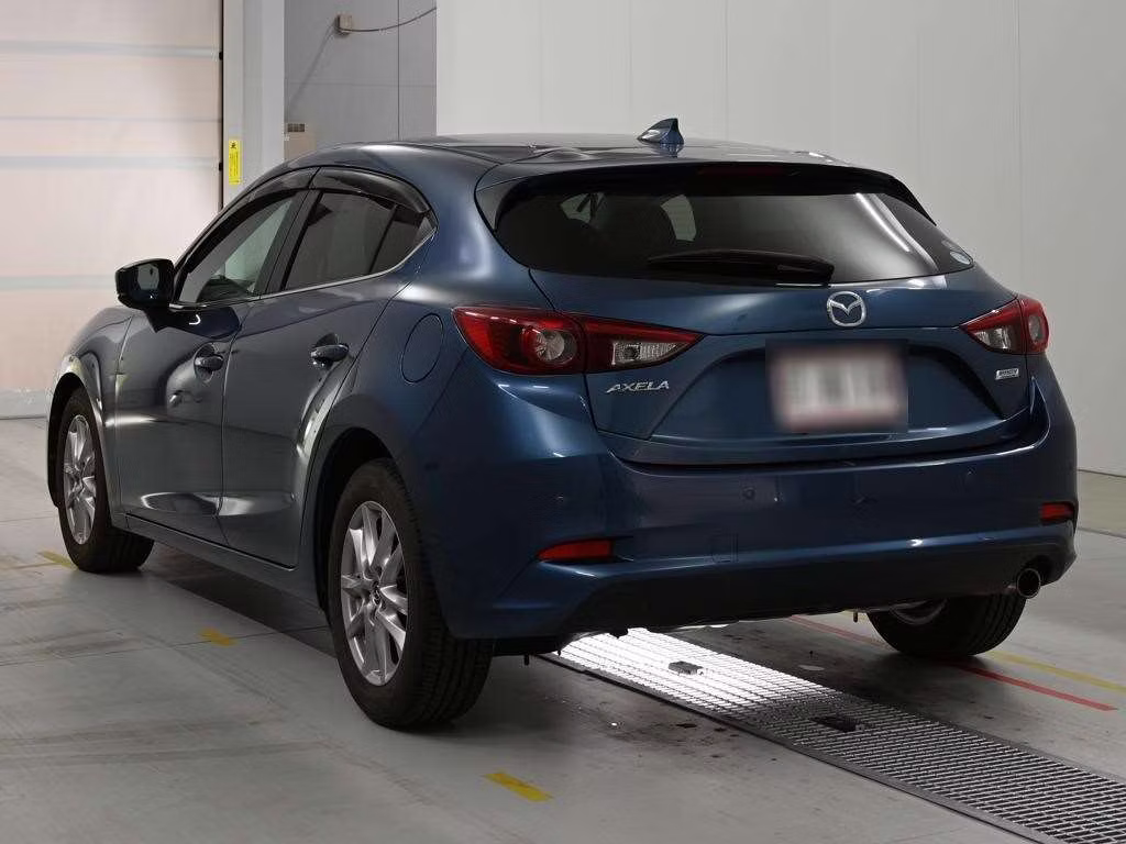 MAZDA AXELA