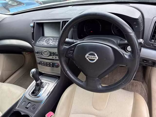 NISSAN SKYLINE