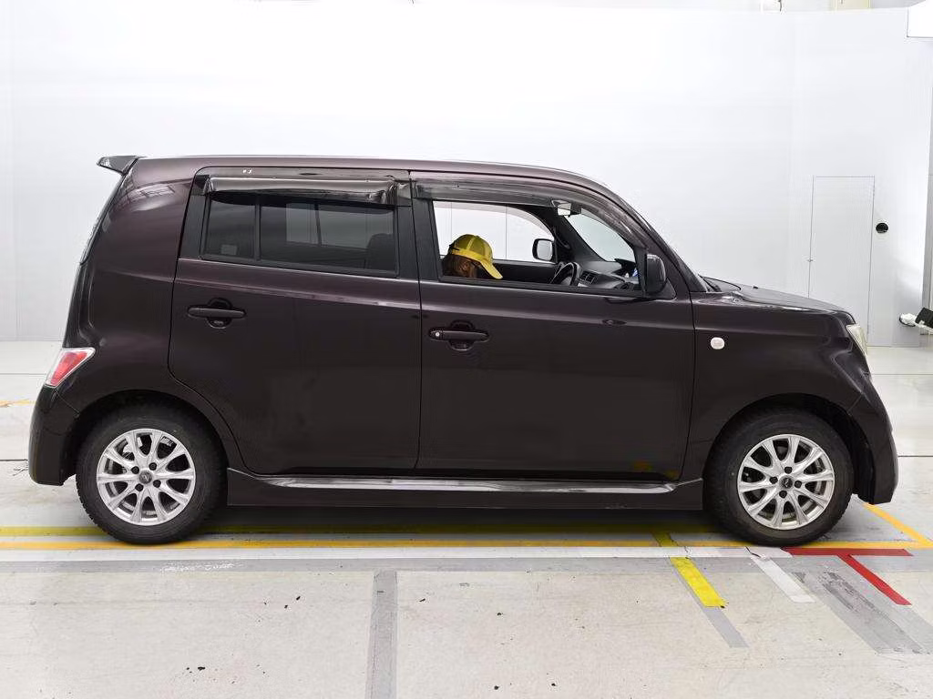TOYOTA BB