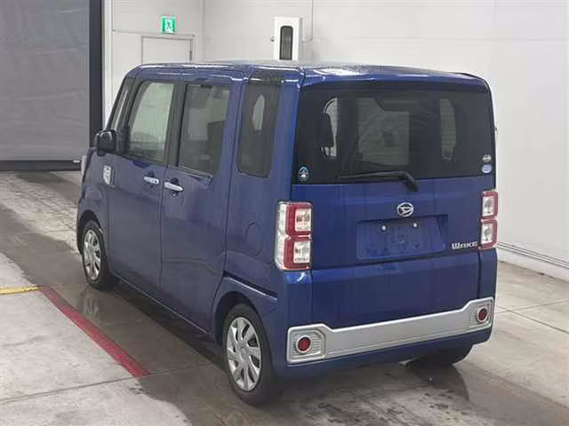 DAIHATSU WAKE