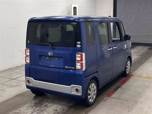 DAIHATSU WAKE