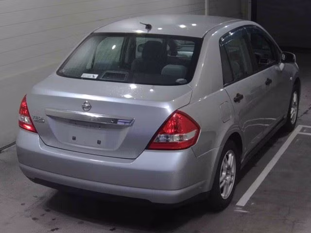 NISSAN TIIDA LATIO