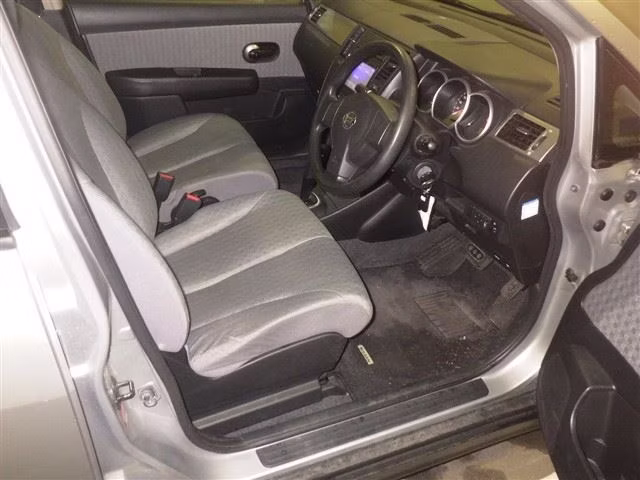 NISSAN TIIDA LATIO