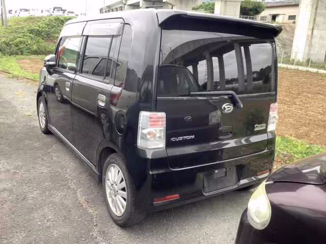 DAIHATSU MOVE CONTE