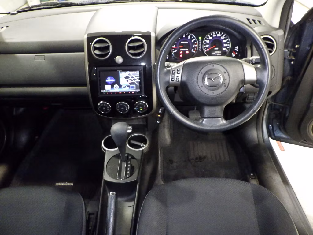 MAZDA VERISA