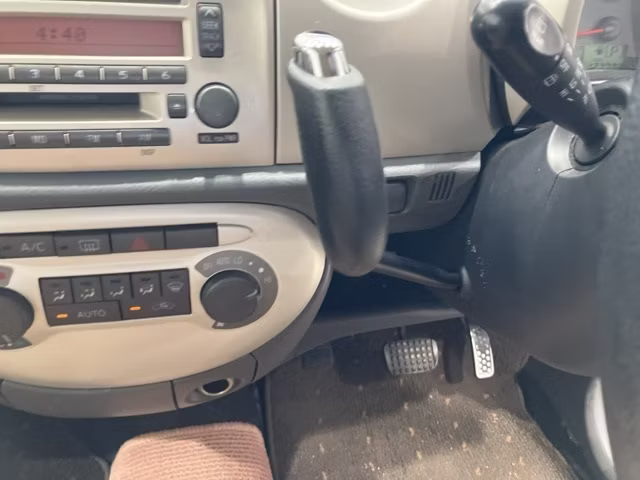 DAIHATSU MOVE LATTE