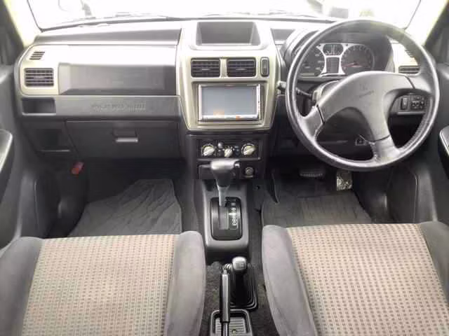 MITSUBISHI PAJERO MINI