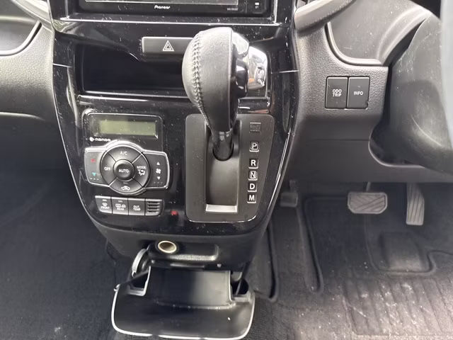MITSUBISHI DELICA D:2