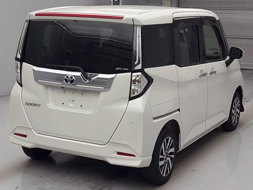 TOYOTA ROOMY