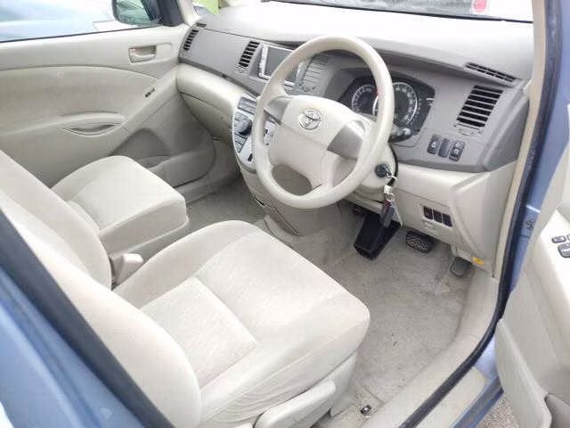 TOYOTA ISIS