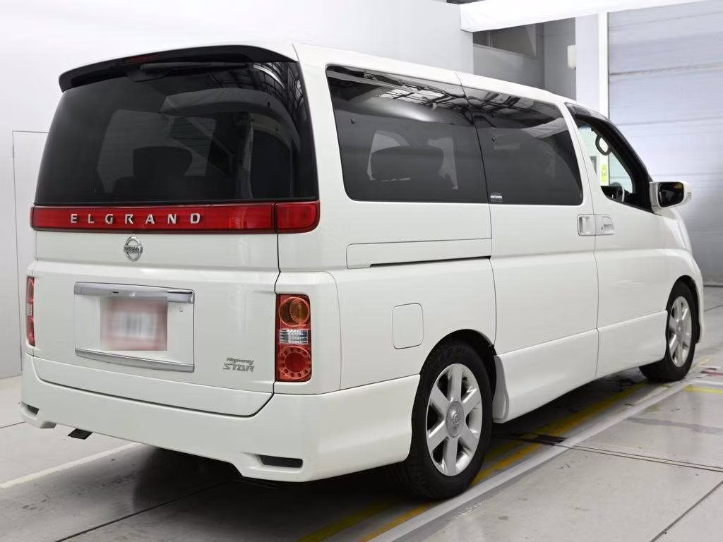 NISSAN ELGRAND