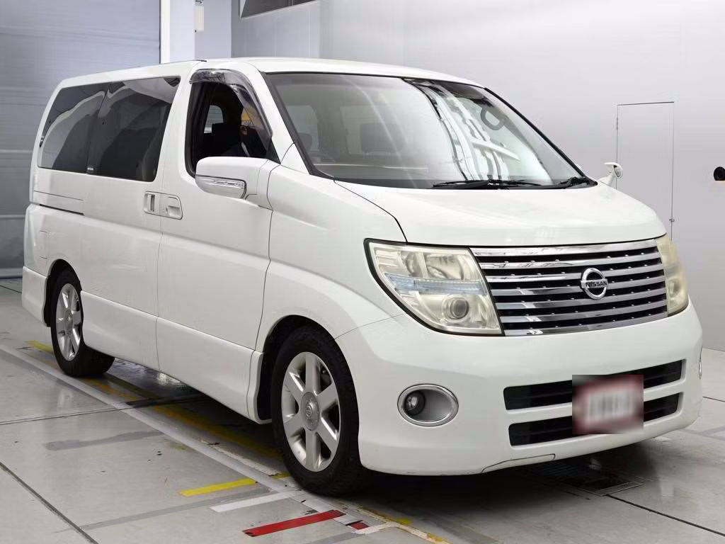 NISSAN ELGRAND