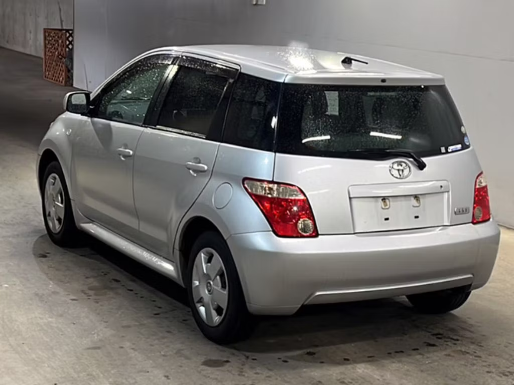 TOYOTA IST