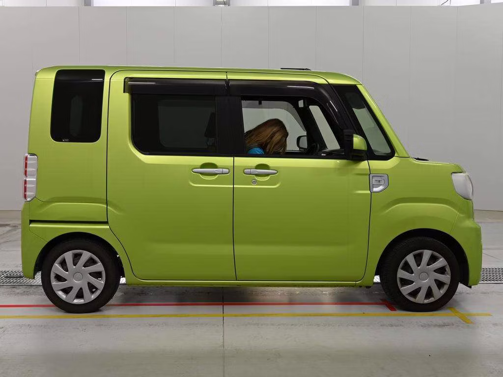 TOYOTA PIXIS MEGA