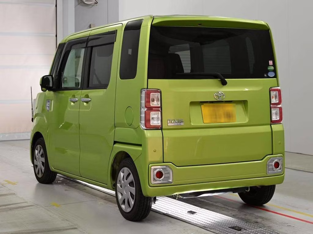 TOYOTA PIXIS MEGA