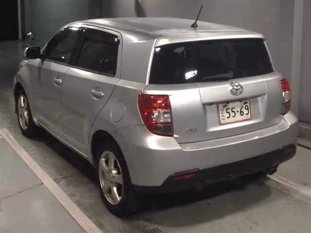 TOYOTA IST