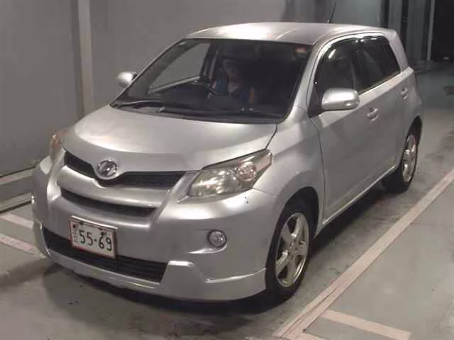 TOYOTA IST