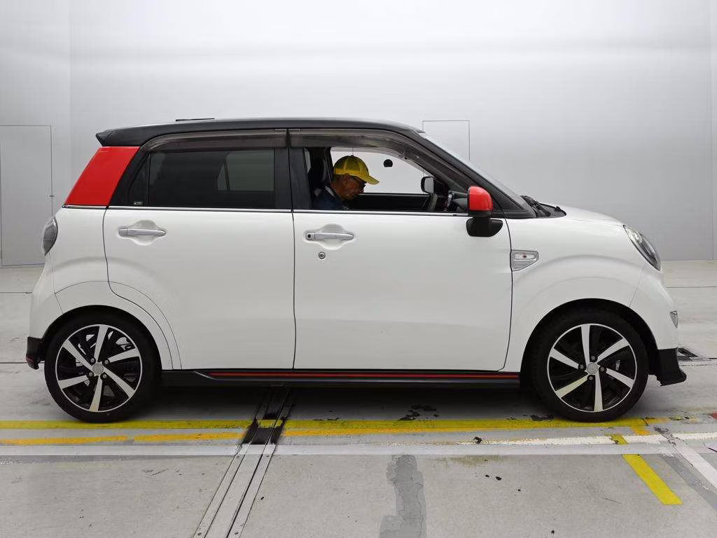 DAIHATSU CAST