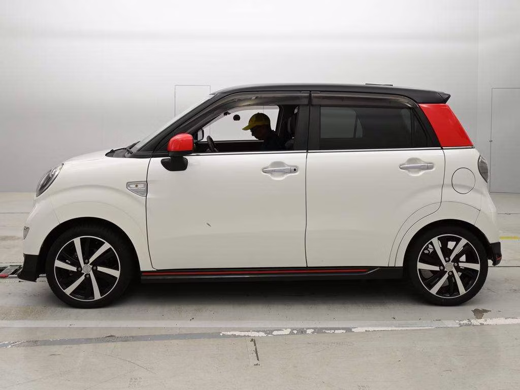 DAIHATSU CAST