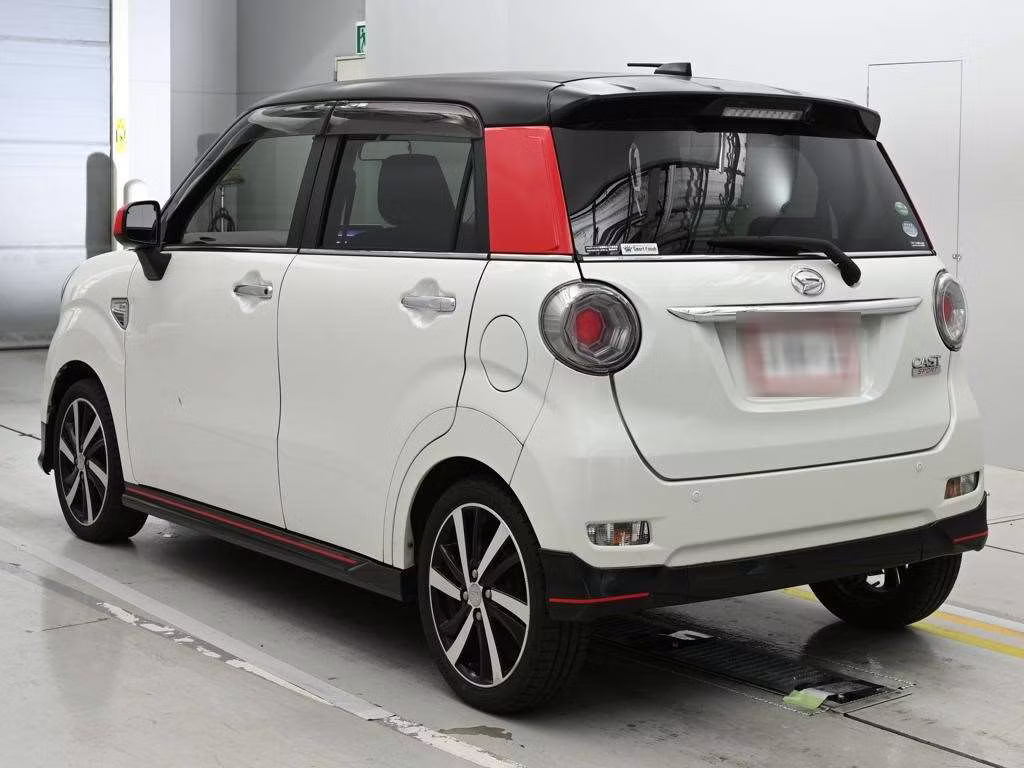DAIHATSU CAST