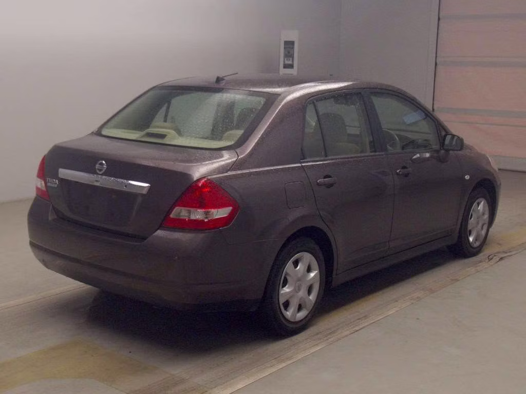 NISSAN TIIDA LATIO